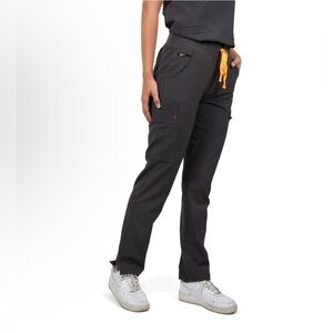 Poppy The Pfeiffer Slim Scrub bottoms